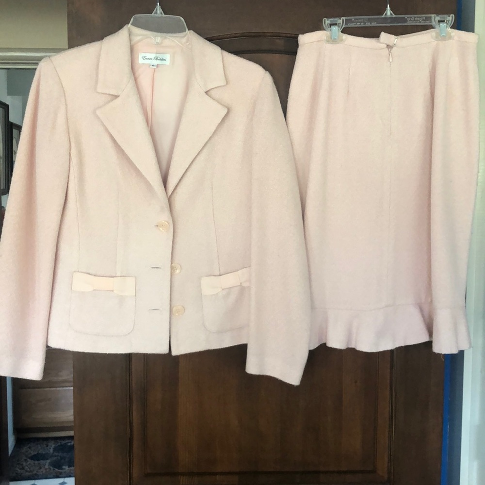 Gorgeous textured Pink summer suit